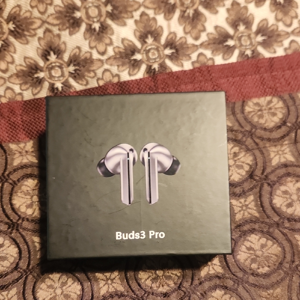 COPY - Buds3 Pro Wireless Earbuds in Silver